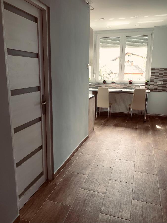 Modern Two Bedroom Flat With Balcony Lenti Ngoại thất bức ảnh