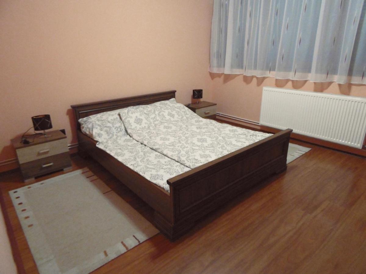 Modern Two Bedroom Flat With Balcony Lenti Ngoại thất bức ảnh
