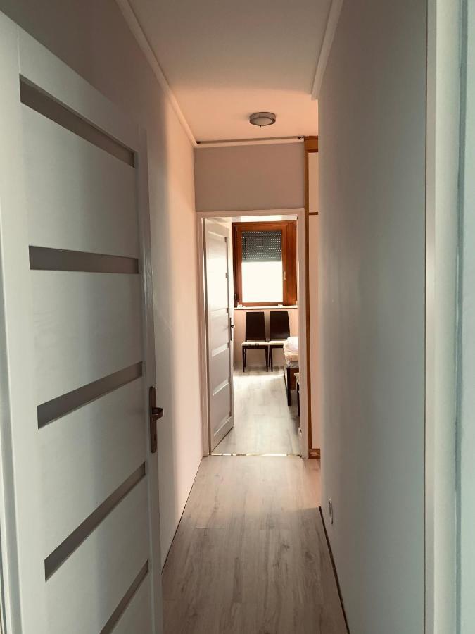 Modern Two Bedroom Flat With Balcony Lenti Ngoại thất bức ảnh